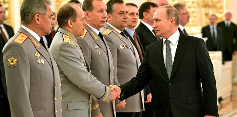 Руският Джеймс Бонд сменя Путин